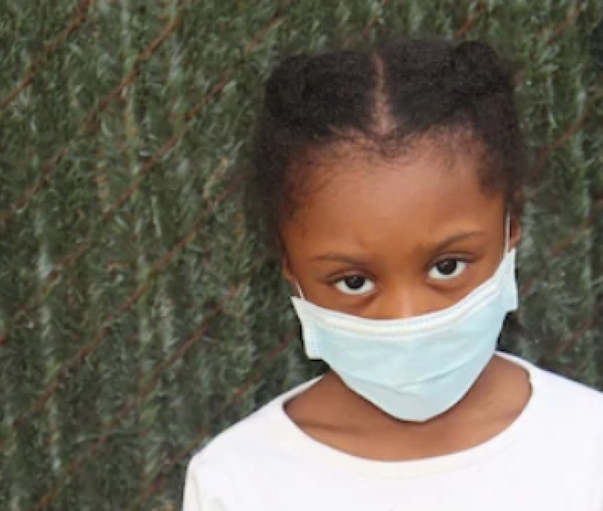 occhi bimba mascherina